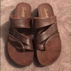Like new! Never worn! Ladies brown sandals!